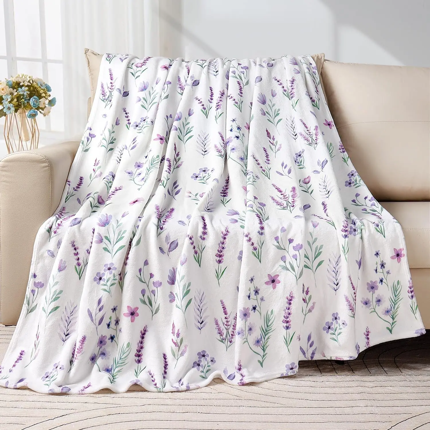 Purple Lavender Floral Throw Blanket Flower Botanical Throw Blankets Ultra Soft Cozy Flannel Throw Blanket Lightweight Fleece Fuzzy Plush Throw Blankets for Bed Chair Couch 50" X 60"
