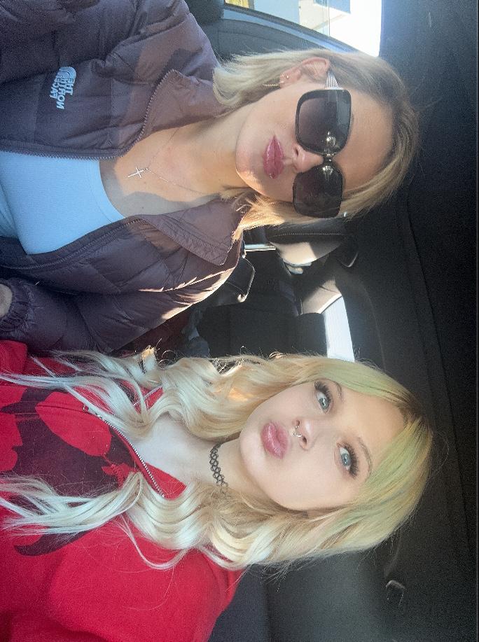 Item: #1000 Ice Blonde, 18 inch