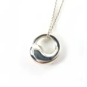 Pre-owned Tiffany & Co. Sterling Silver 925 (Ag925) Small Leather Goods Tiffany&Co. Eternal Circle 925 Silver Necklace