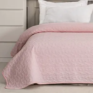 1pcs Cooling Pink Bow Quilt, Summer Lightweight Quilt, Soft and Breathable Cooling Quilt, Air-Conditioning Quilt, Air-Conditioning Blanket—Cool Bedding Perfect for Home or Office, Multipurpose Comfy Bedding