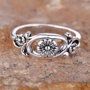 [Vintage Floral Ring] Vintage Silvery Matte Floral Vine Ring for Women| Unique Charming Wedding Band, Perfect for Dates And Showcasing Individuality