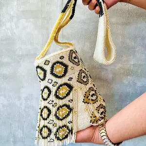 Kankuama Bag crossbody mostacillas gold and black