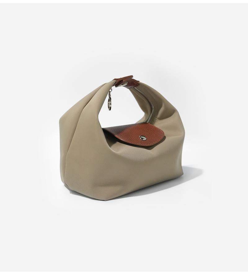 Fashion Crescent Bag Lightweight Durable Nylon Handbag with Adjustable Strap Satchel for Versatile Use in Multiple Colors Stylish Essential Companion Fashion Crescent Bag Lightweight Durable Nylon Handbag with Adjustable Strap Satchel for Versatile Use in Multiple Colors Stylish Essential Companion