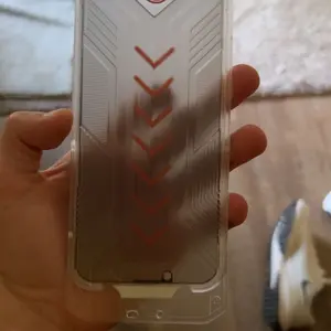 Product Review of [2PCS] FUNCAT GLOBAL Screen Protector For iPhone 1716/15/14/13/12 Dust-free Applicator (Reusable Easy Installation) Headset Covered, Fully Protection, Fingerprint-proof, Electroplated Layer, Tempered glass from A**5 ✝**