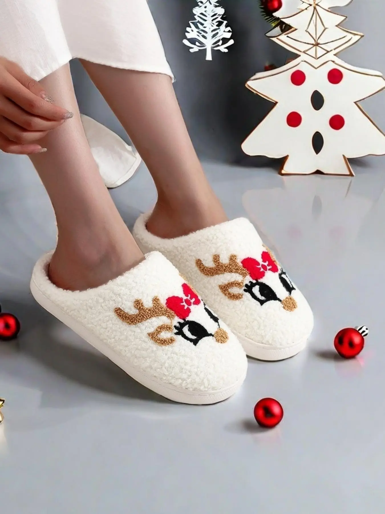 Women's Cute Cartoon Reindeer Pattern Plush Slippers, Casual Soft Comfortable Home Slippers, Warm Slippers for Indoor & Outdoor Use for All Seasons, Fuzzy House Slippers, Soft Fluffy Footwear