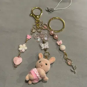 Bunny Critter Keychain with Adorable Bunny Charm and Delicate Beaded Accents for Cute Accessory