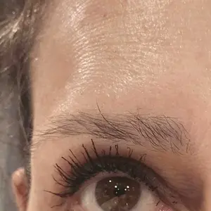 Product Review of Lash Sensational Body Mascara, Silky Buildable Formula, 24HR Lift, Maybelline New York from L**a S**s