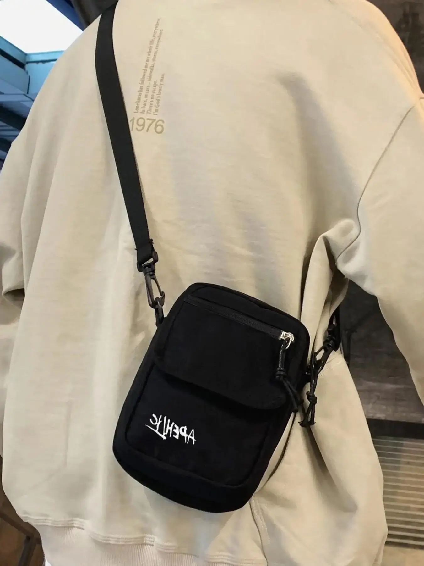 Men's Letter Print Zip Nylon Phone Crossbody Bag, Simple Fashion Letter Pattern Zipper Crossbody Bag (1 Piece), Casual Versatile Phone Wallet Bag, Nyl