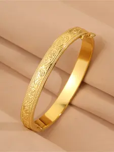 1 piece of French luxury curved patterned buckle bracelet, made of stainless steel material, a daily fashionable item, perfect for giving to people and wearing at gatherings, a New Year's gift, Rhinestone Decorated Bracelet