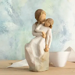 Family Embrace Sculpture, Handmade Healing Decor, Wooden Carving Craft, Detailed Figure Design, Suitable for Home, Gift, Desktop, Entryway, Room Ornaments, Statue
