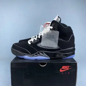 Black Metallic 2025 High-top basketball shoes, black silver men's lace-up outdoor sports shoes, breathable casual running shoes