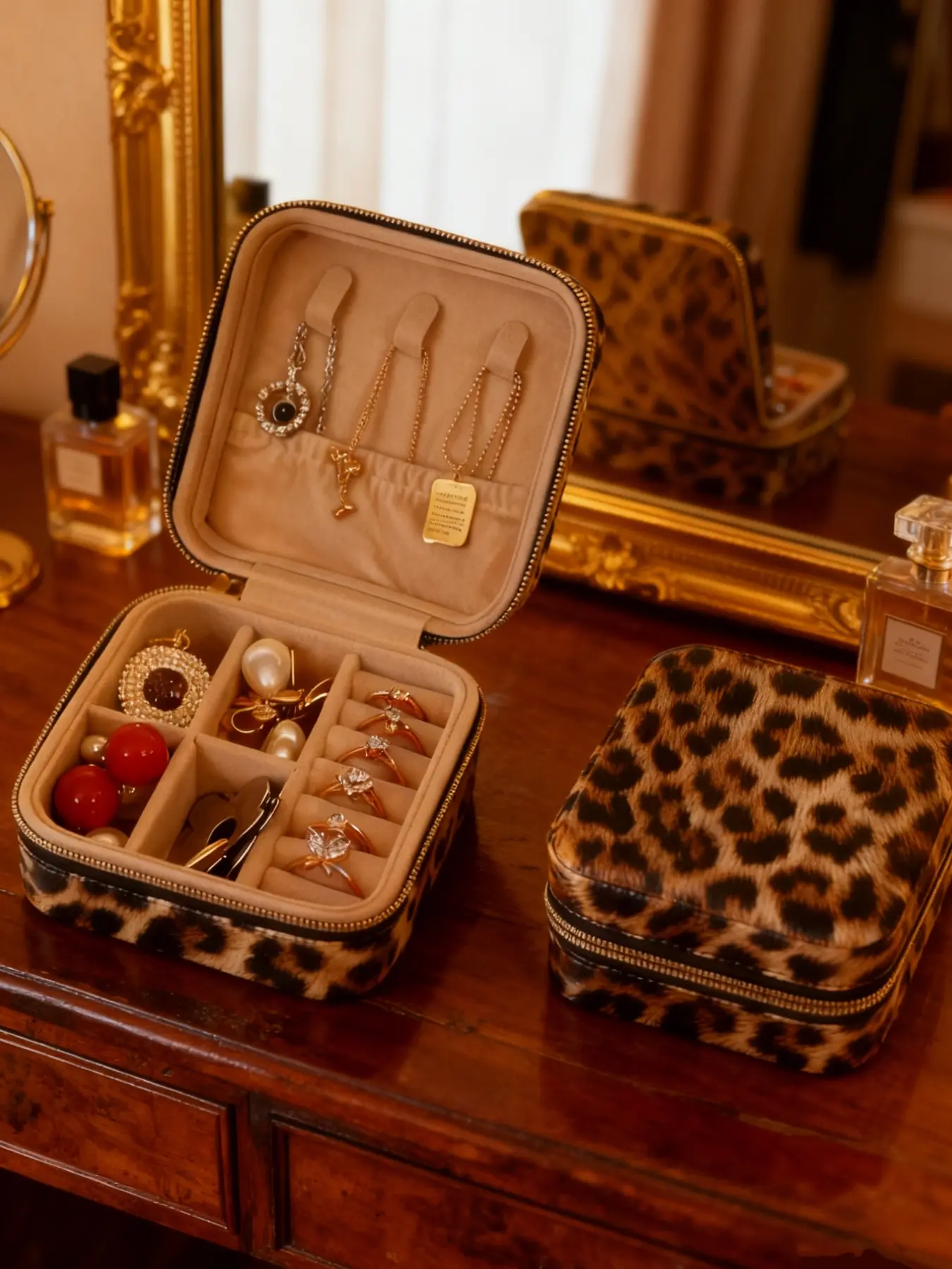 Portable Lightweight Small Jewelry Storage Box with Dividers, Ring Earring Necklace Organizer, Mini Travel Jewelry Holder, Casual Style, All Seasons
