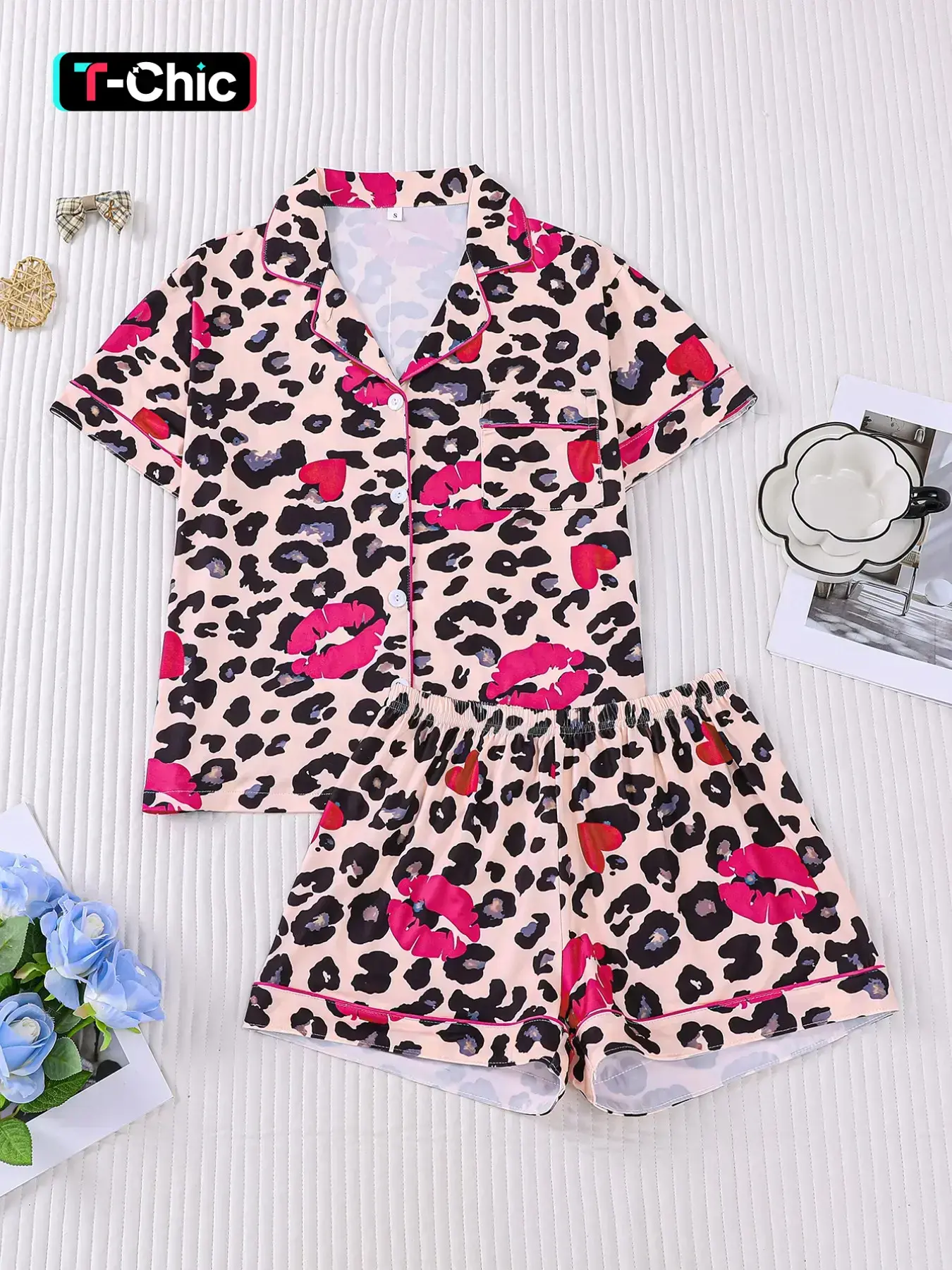 2-Piece Valentine's Day Spring/Summer Women's Set with Brown Base Full Leopard Print, Red Heart, Short Sleeve Shorts, Soft Comfortable Top, Small Pocket, Elastic Waistband, Homewear, Casual Wear, Couples Pajamas, Heart printed pajama