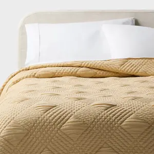 King Diamond Matelasse Gauze Quilt Yellow - Threshold