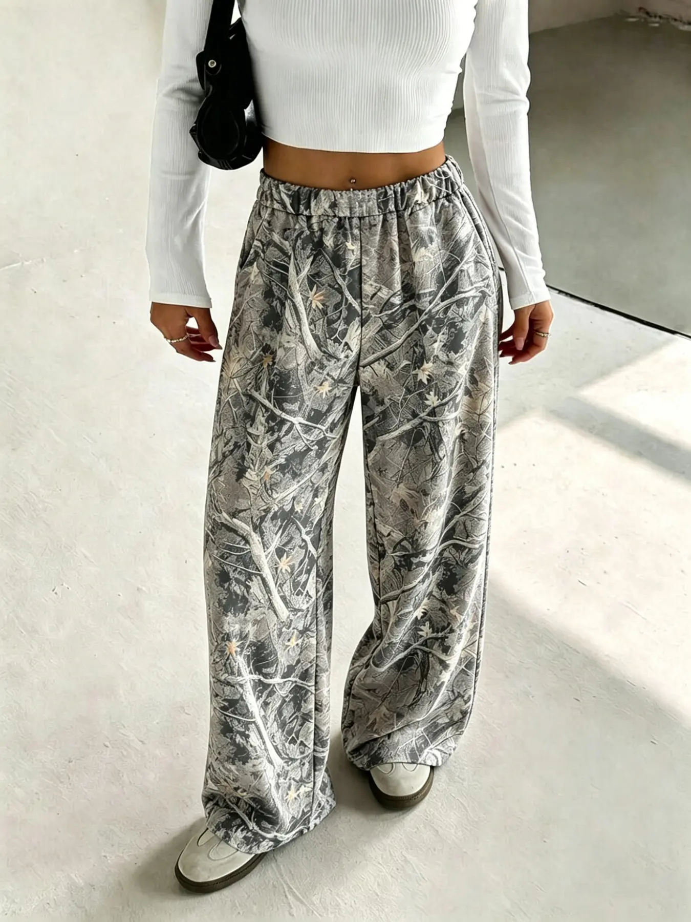 Women's Camouflage Wide Leg Sweatpants, American Y2K Retro Streetwear Style, Casual Loose-Fit Ankle-Length Trousers, All Seasons Fashion, Camouflage Print Pants