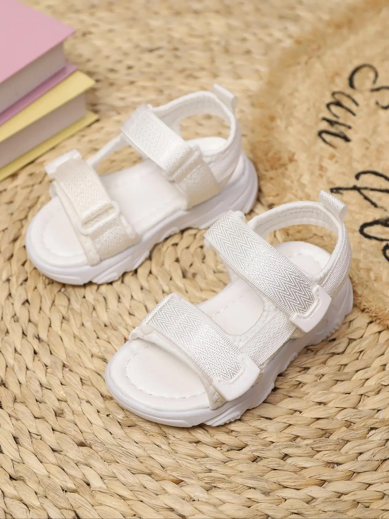 Boy's Casual Velcro Sandals, 2025 New Style Soft Sole Non-slip Sandals for Outdoor Beach, Fashionable Shoes for Boys