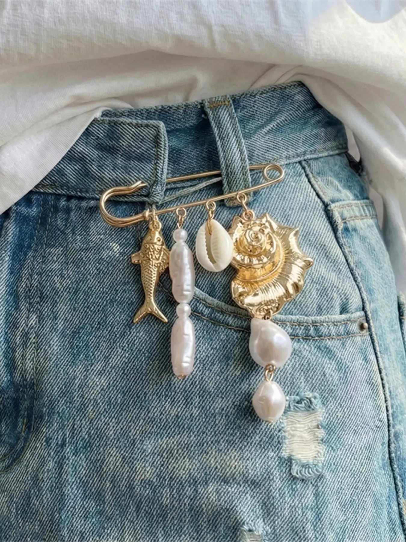 Simple Exaggerated Colorful Sea Shell Tropical Fish Brooch, Ocean Element Waist Cinching Pin, Cute Perfect for Parties, Vacation, Gifts, Alloy Brooch Pin