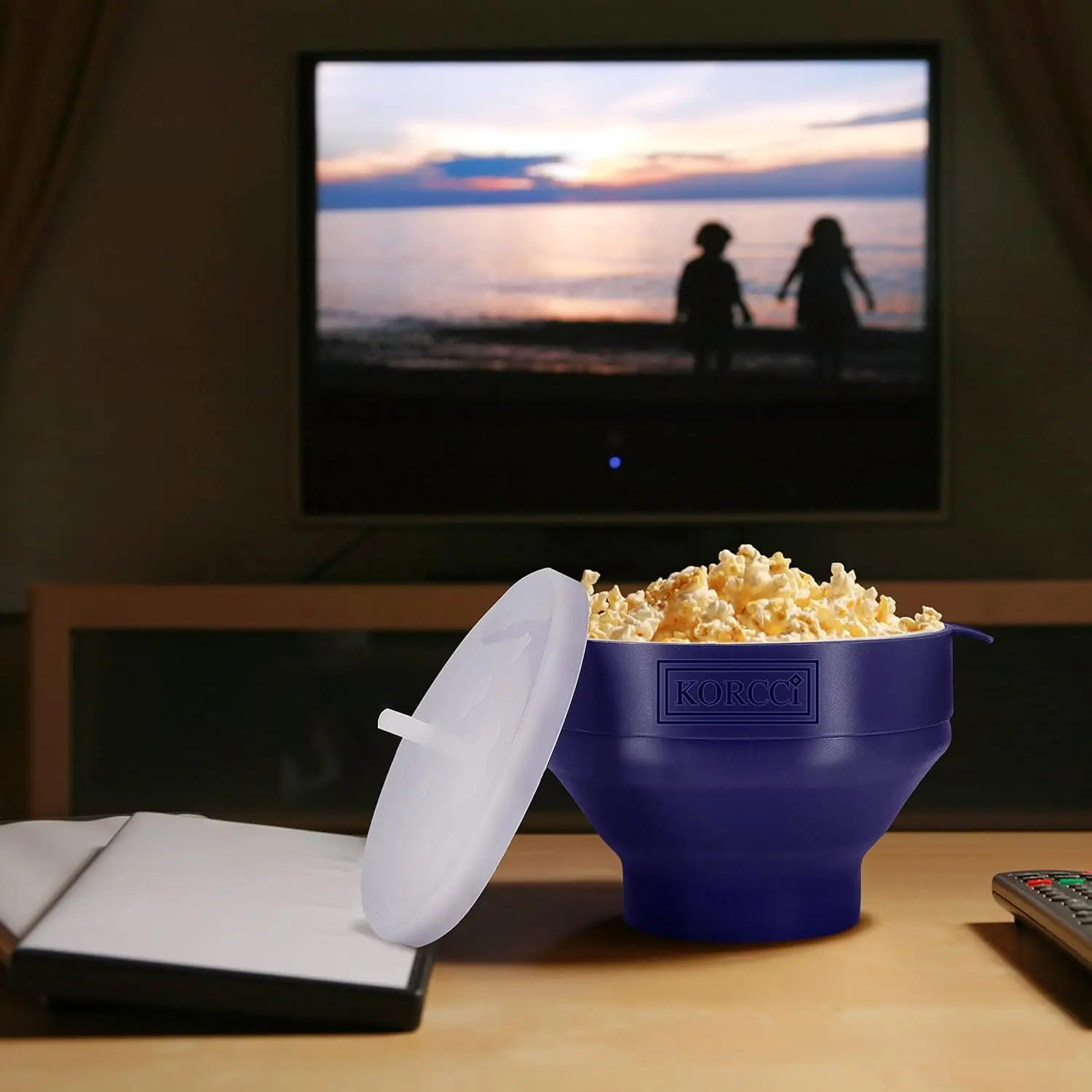 Microwaveable Silicone Popcorn Popper,  Collapsible Microwave Popcorn Maker Bowl, No Oil Required, Use In Microwave, Dishwasher Safe (Blue)