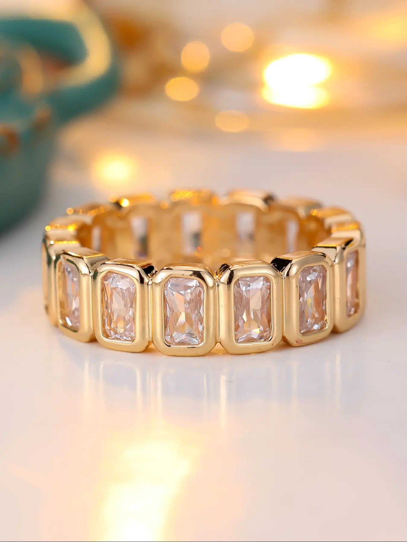 Elegant Single Row Cubic Zirconia Women's Ring, Statement Ring, High-End Versatile Jewelry Gift for Ladies, All Seasons Wear