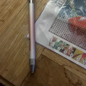 Luxury Diamond Painting Nail Art Tool Set with Self-Adhesive Beads, Gem Picks and Replaceable Wax Sticks, 6 Counts, Diamond Art Tools