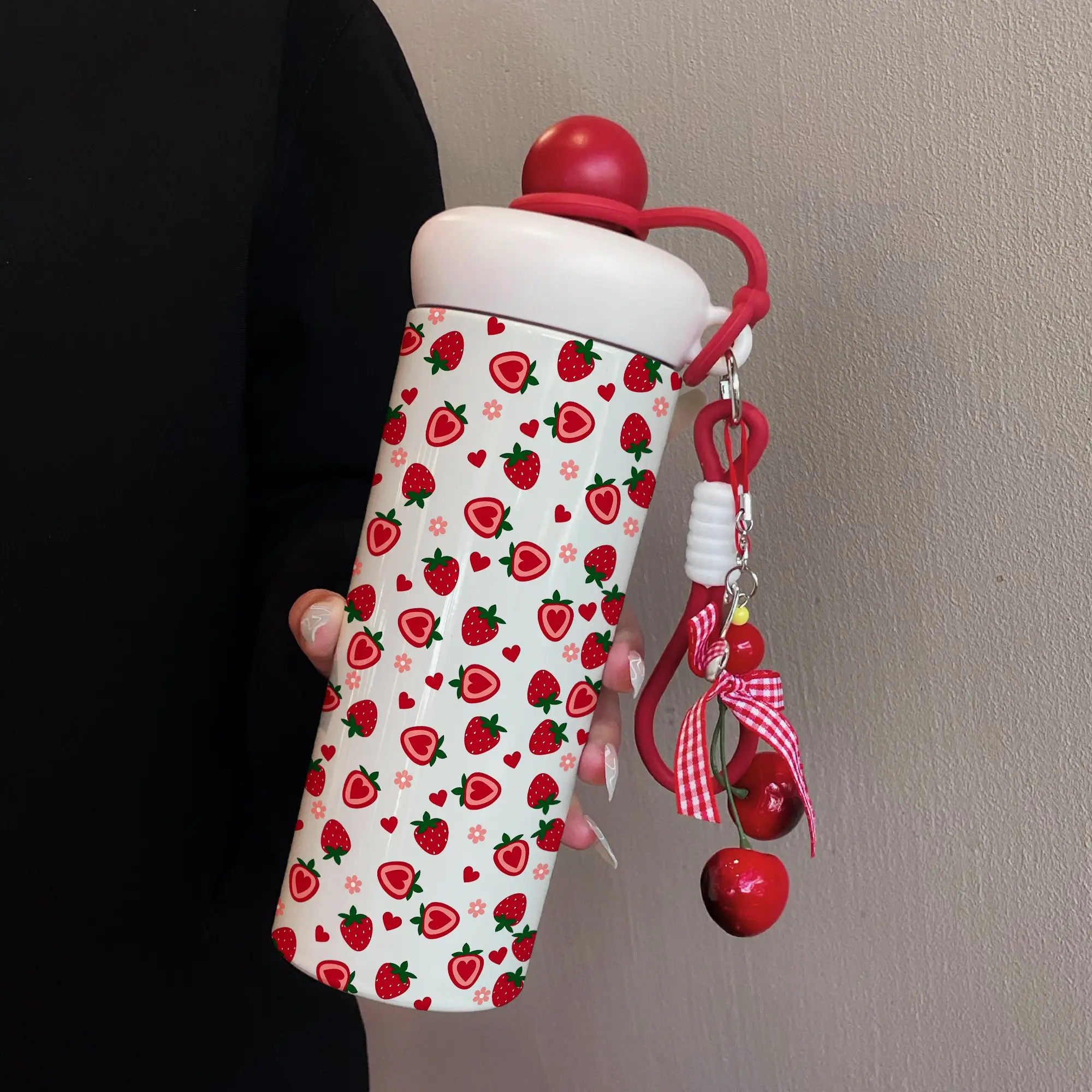 600ML Insulated Cup with Cherry Pendant, Sweet Strawberry Travel Mug, Travel Tumbler, Insulated Water Cup, Stainless Steel Tumblers, Thermos Cup, Stainless Steel for Hot and Cold Drinks, Perfect for Sports, Travel and Home Use, Insulated Travel Drinkware