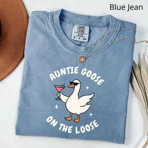 Comfort Colors Auntie Goose On the Loose Shirt, Funny Goose Shirt, Aunt Silly Goose Shirt, Baby Shower Gift, Pregnancy Reveal Gift for Aunt