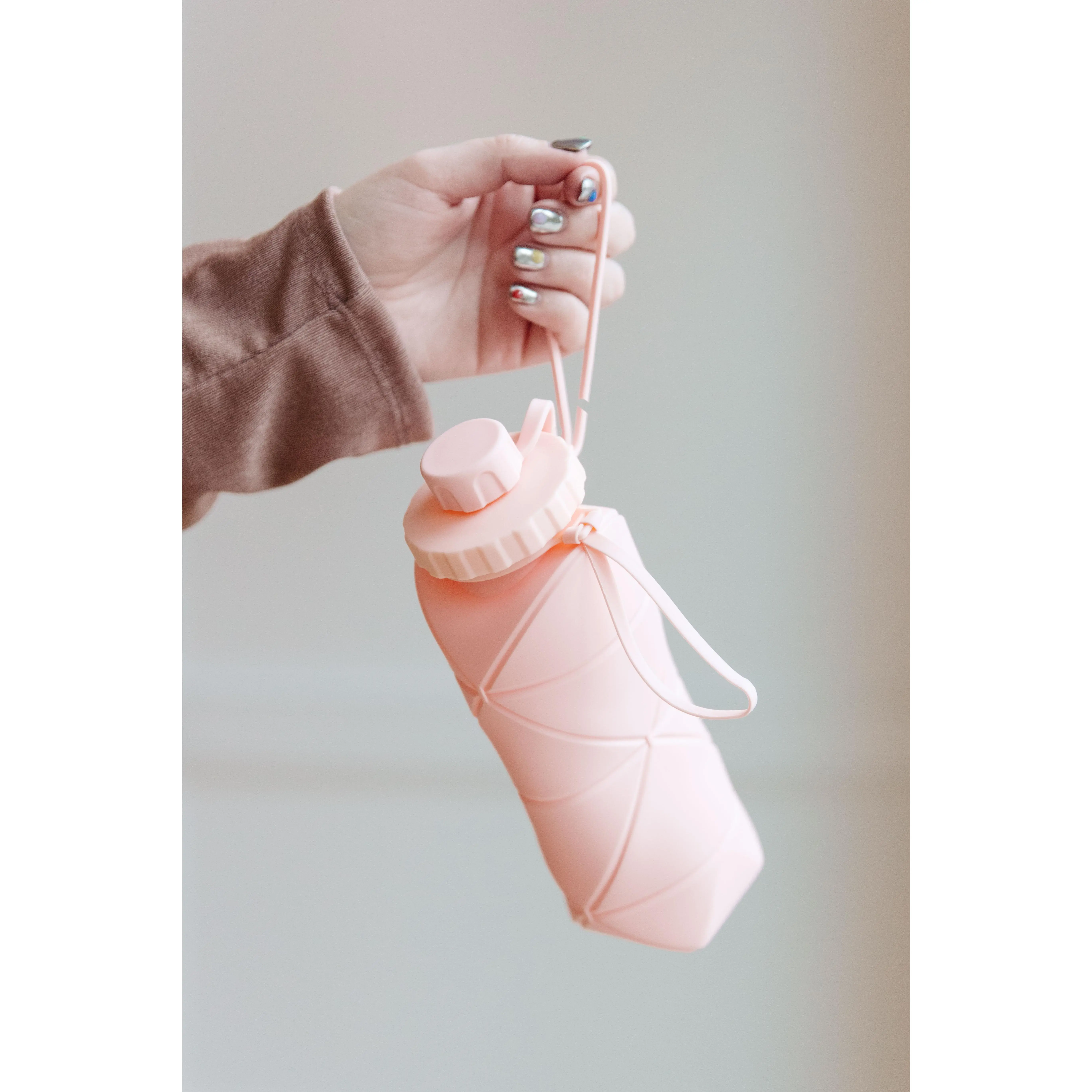 Collapsing Silicone Water Bottle in Diamond Pink