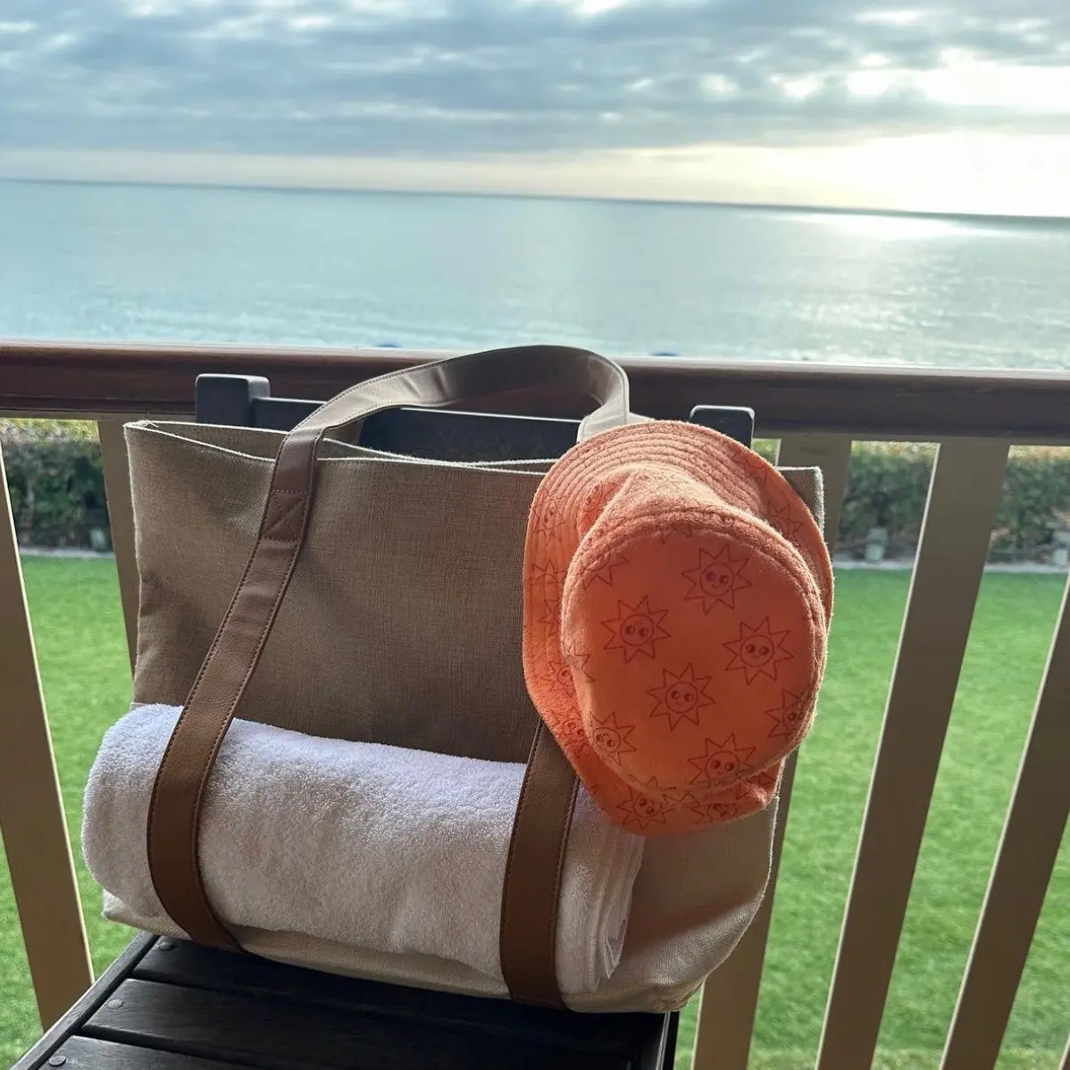 Taylor and Collection Premium Large Summer Tote - Sun Hat Holder purse