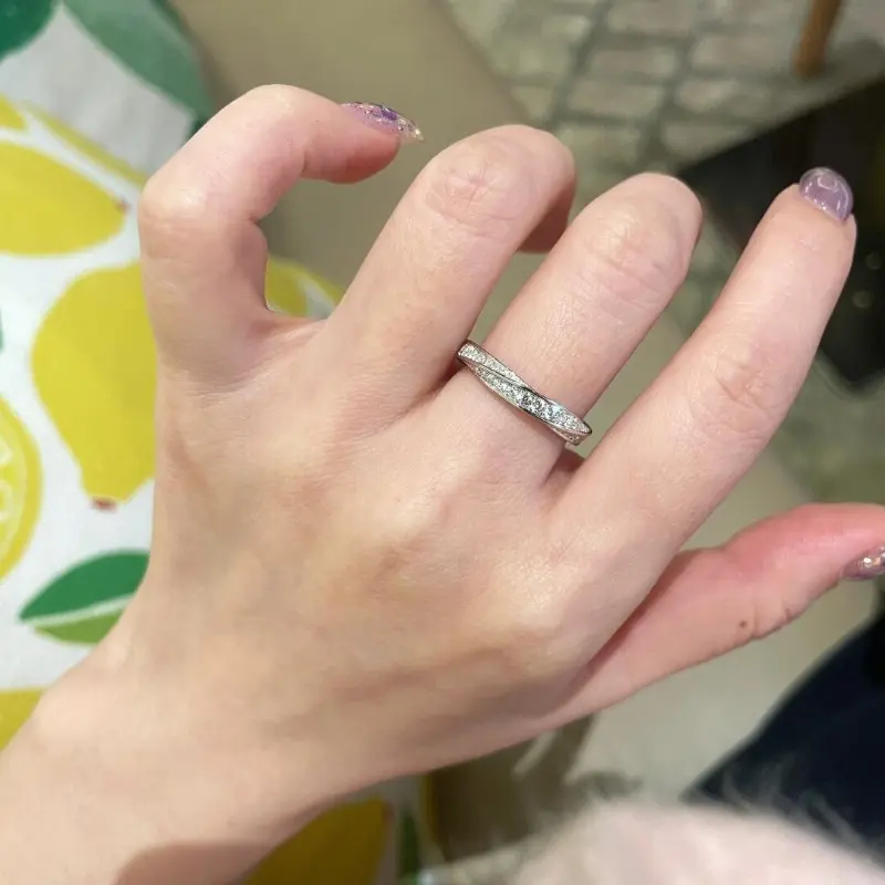 Silver full-diamond Möbius ring