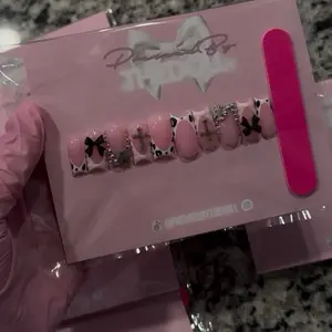 Pink & Black 3d Croc Nails | Gelx Press On Nails