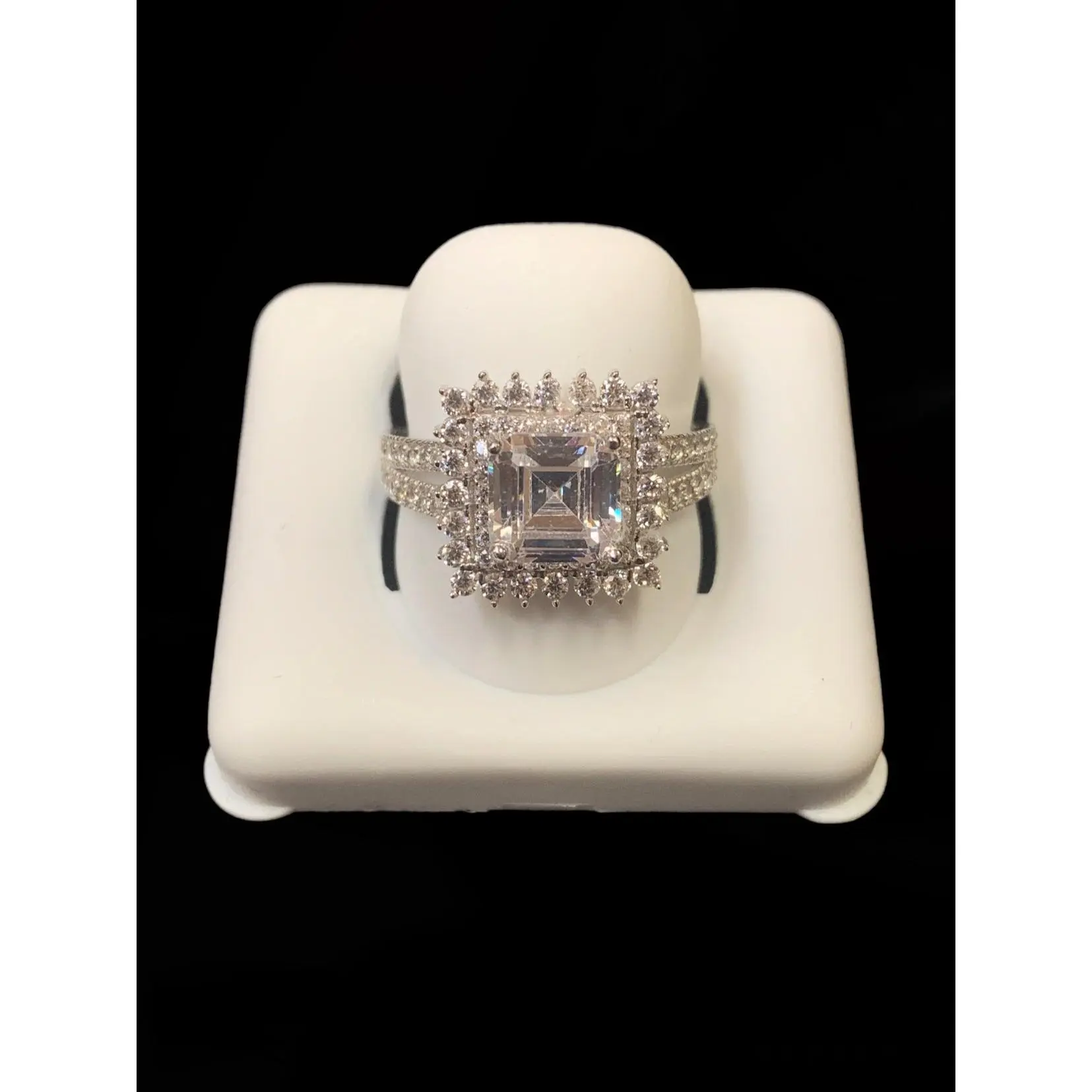 Engagement ring 1 Single with multi Stone Ring Gold 10k