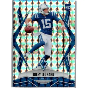 2025 Panini Phoenix #170 Riley Leonard Silver Pyramids Prizm