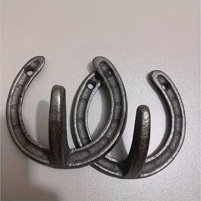 Set of 2 Rustic Cast Iron Horse Shoe Hooks, Wall-Mounted for Garden, Home Decor, Hunting, Gaming, Versatile Usage, Easy Install, Durable Metal Material, Gift
