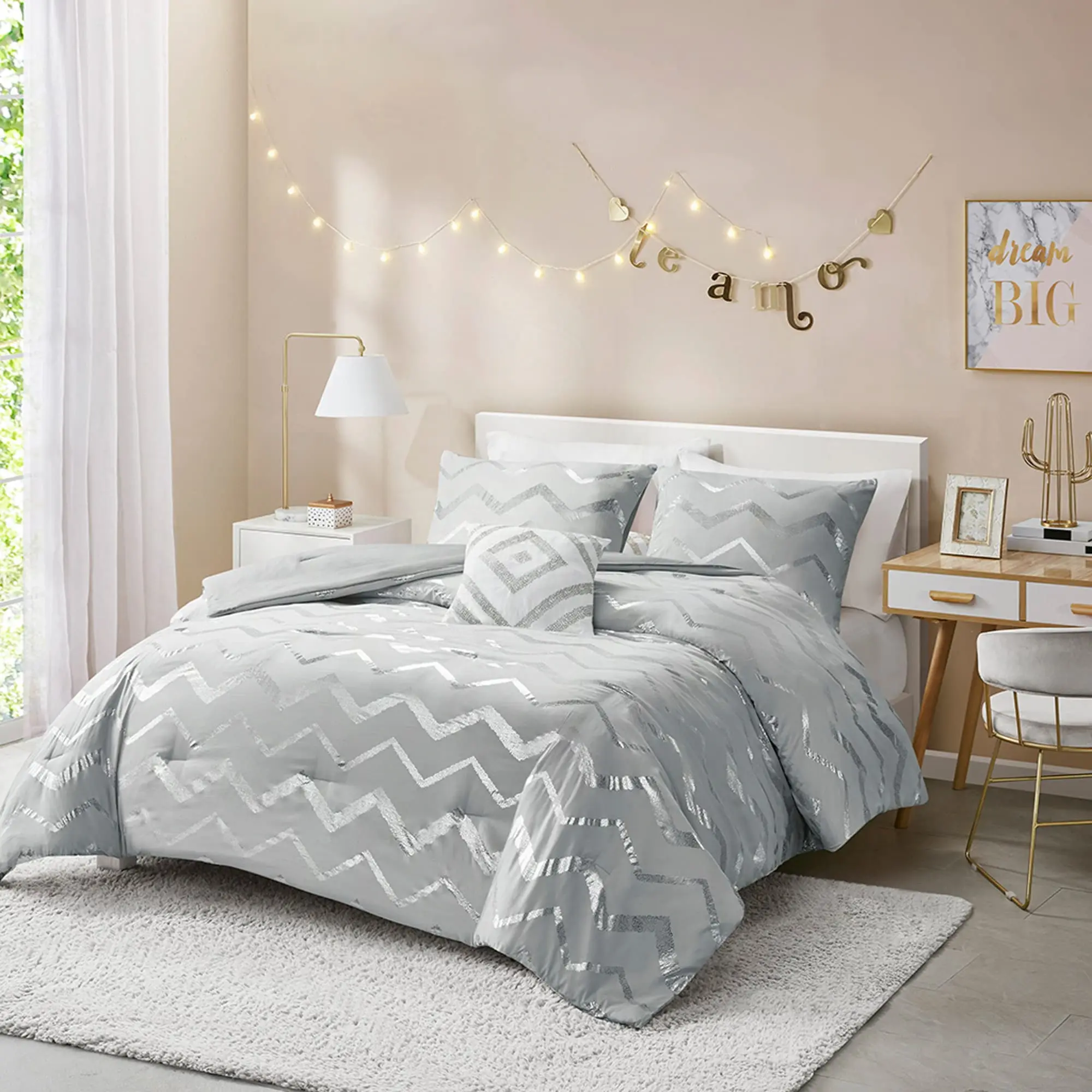 Grey Queen Comforter Set, Silver Print Bedding Sets for Queen Size Bed - 4 Piece Includes 1 Queen/Full Comforter with 1 Decorative Pillow and 2 Pillow Cases - All Season Warm