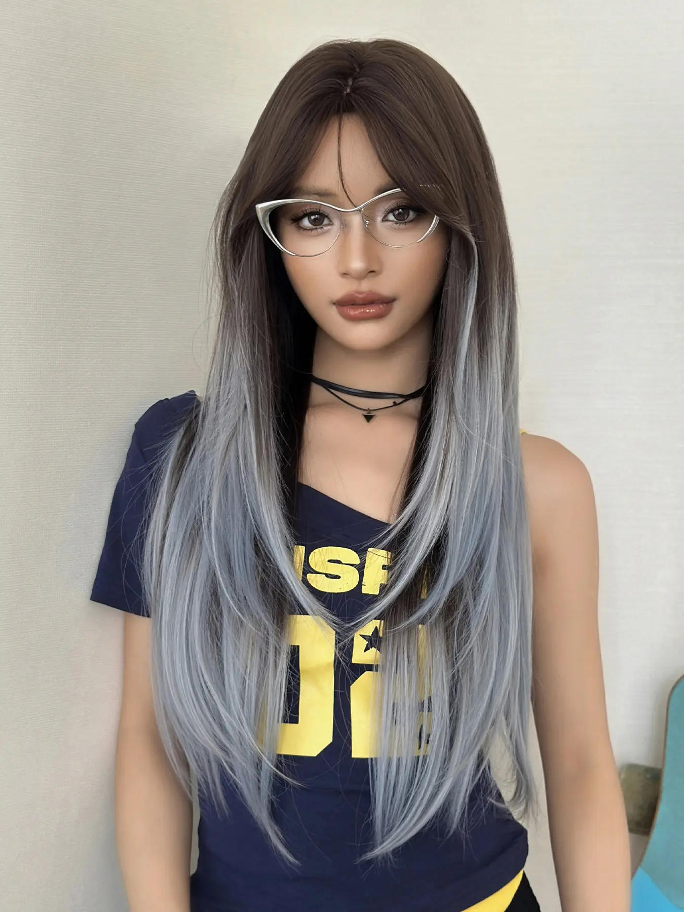 Elegant 28-Inch Extra Long Striaght Brown Ombre Light Wash Wig for Women,Natura Striaght Wigs with Curtain Bangs Dark Roots, Synthetic Fiber Full Machine Hair Daily & Music Festival Party Wear, All-match Fashion Accessories