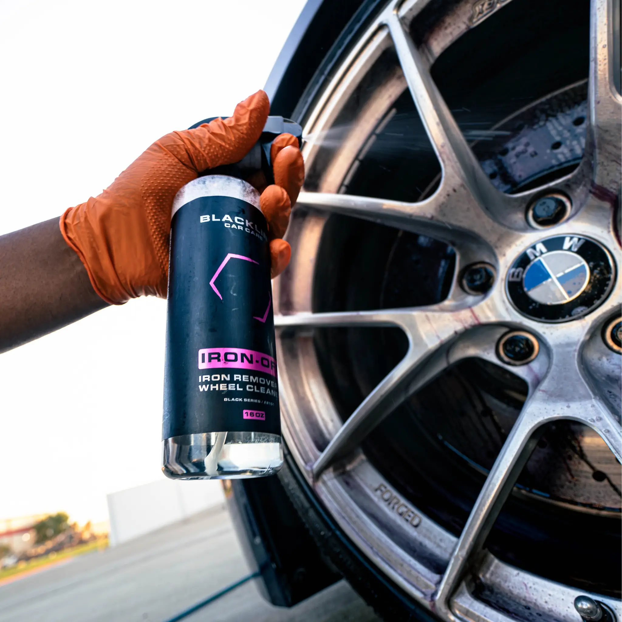 BLACKLINE IRON-REMOVER -Powerful Iron Remover for all vehicle finishes-Dissolves brake dust & contaminants. pH-balanced, non-corrosive, color changing