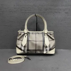 Pre-owned BURBERRY Canvas Shoulder Bags 7.8'' R1929 Shoulder Bag C14304324888 0221 T1 Rina