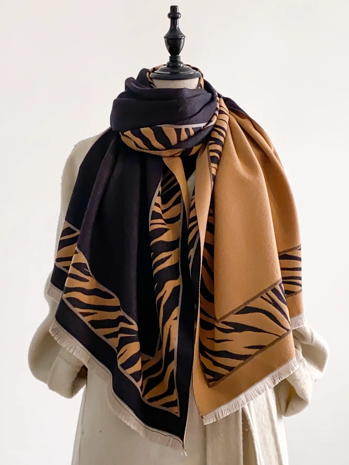 Women's Thick Warm Zebra Striped Blanket Scarf, Double-Sided Design, Soft Boho Style, Perfect for Fall & Winter Fashion Accessories