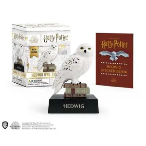 Harry Potter: Hedwig Owl Figurine: With Sound! -- Warner Bros Consumer Products Inc, Paperback