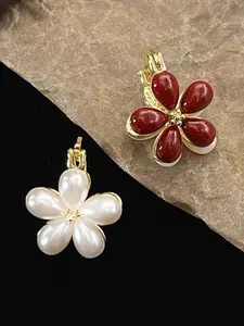 Women's Elegant Pearl Flower Earrings, Five-Petal Design, Fashionable Daily Wear Jewelry, Perfect for Parties & Events