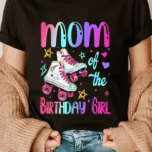 100% Cotton Mom of the Birthday Roller Skate Graphic Tee - T-Shirt for Women & Men - Fun Family Party Design with Stars & Hearts, Family Party Outfit | Vintage Style Tee | Tshirt