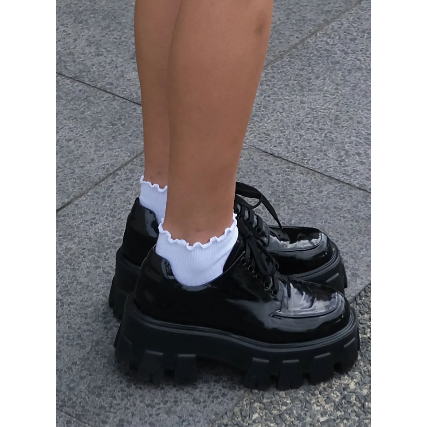 Ribbed Ruffle Socks White