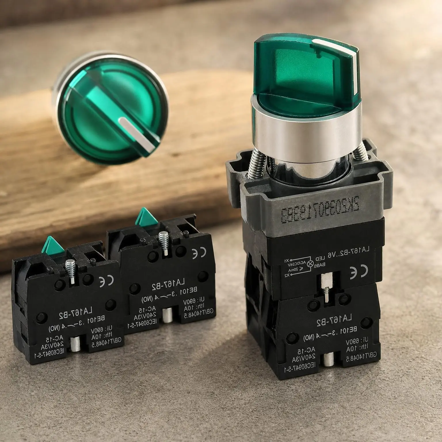 10Amp 22mm 3 Position Rotary Selector Switch with 24V Green LED, 10A 660VAC DPST 2NO Latching, IP65 Waterproof, 7/8" Panel Mount Industrial Switch