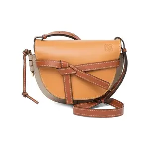 Pre-owned Loewe leather Crossbody Bags Gate Medium Bag in Light Caramel & Pecan Soft Grained Calfskin with Gold Tone Hardware