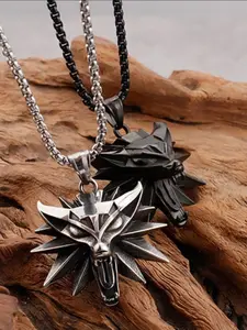 Mysterious Wolf Head Pendant Necklace, Unique Punk Style Gift for Friends and Kids, Personalized Wolf Head Charm Jewelry