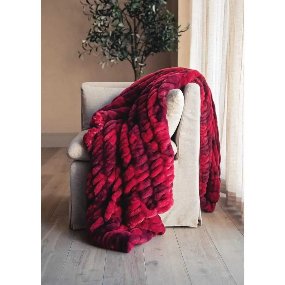 Hugs Diamond Red Blanket