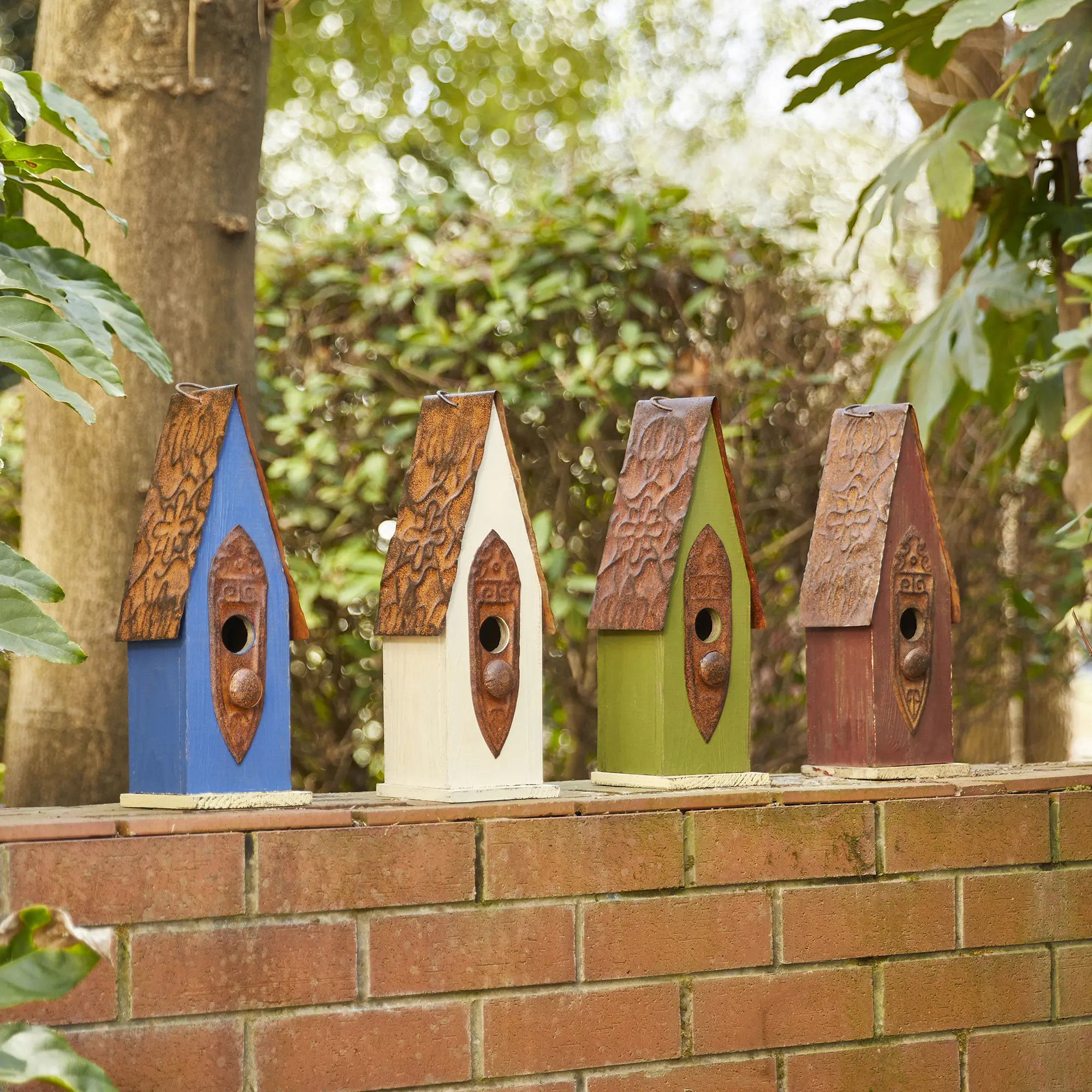 Glitzhome 13.25inH Single Unit Solid Wood Birdhouse - Eco-Friendly, Handmade, Distressed Scrollwork, Washed White, Safe Shelter for Small Birds, Backyard & Garden Bird Supply Accessory