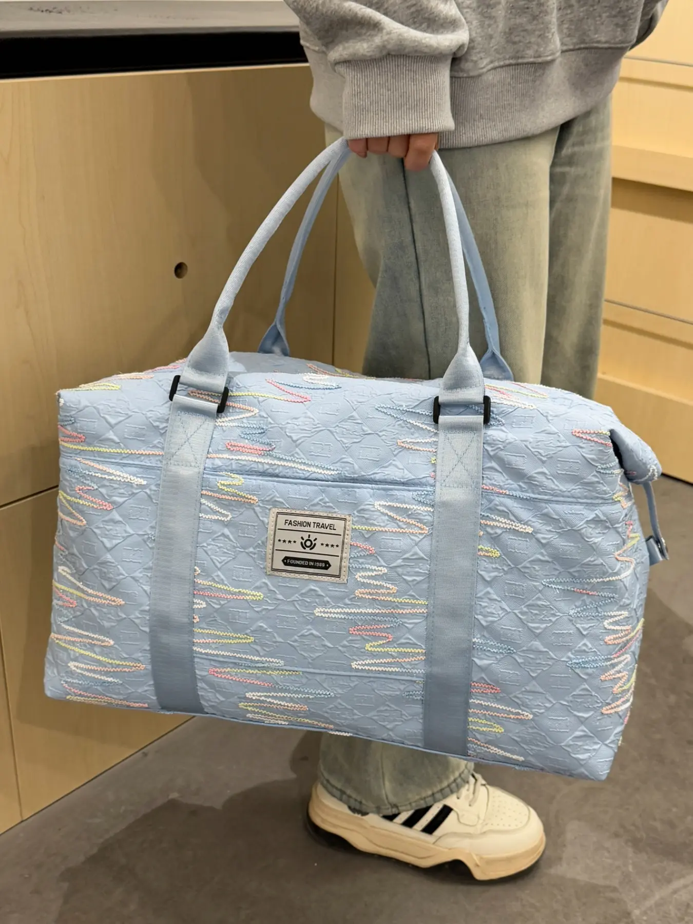 New Fashion Versatile Cute Casual Simple High-End Design Waterproof Colorful Lightweight Large Capacity Handbag Travel Duffle Weekender Bag Fashionable Duffel Bag Travel Duffle Bags Travel Duffels