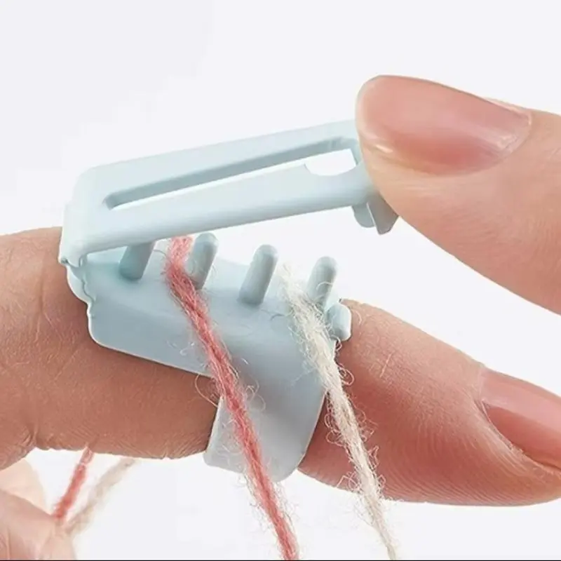 Yarn Guide Finger Holder, 2 CountsKnitting Thimble Tool, Plastic YarnGuide, Separated Yarns Tools for Starter Crochet Knitting CraftsAccessories, Lightweight Knitting DIY Knitting Supplies