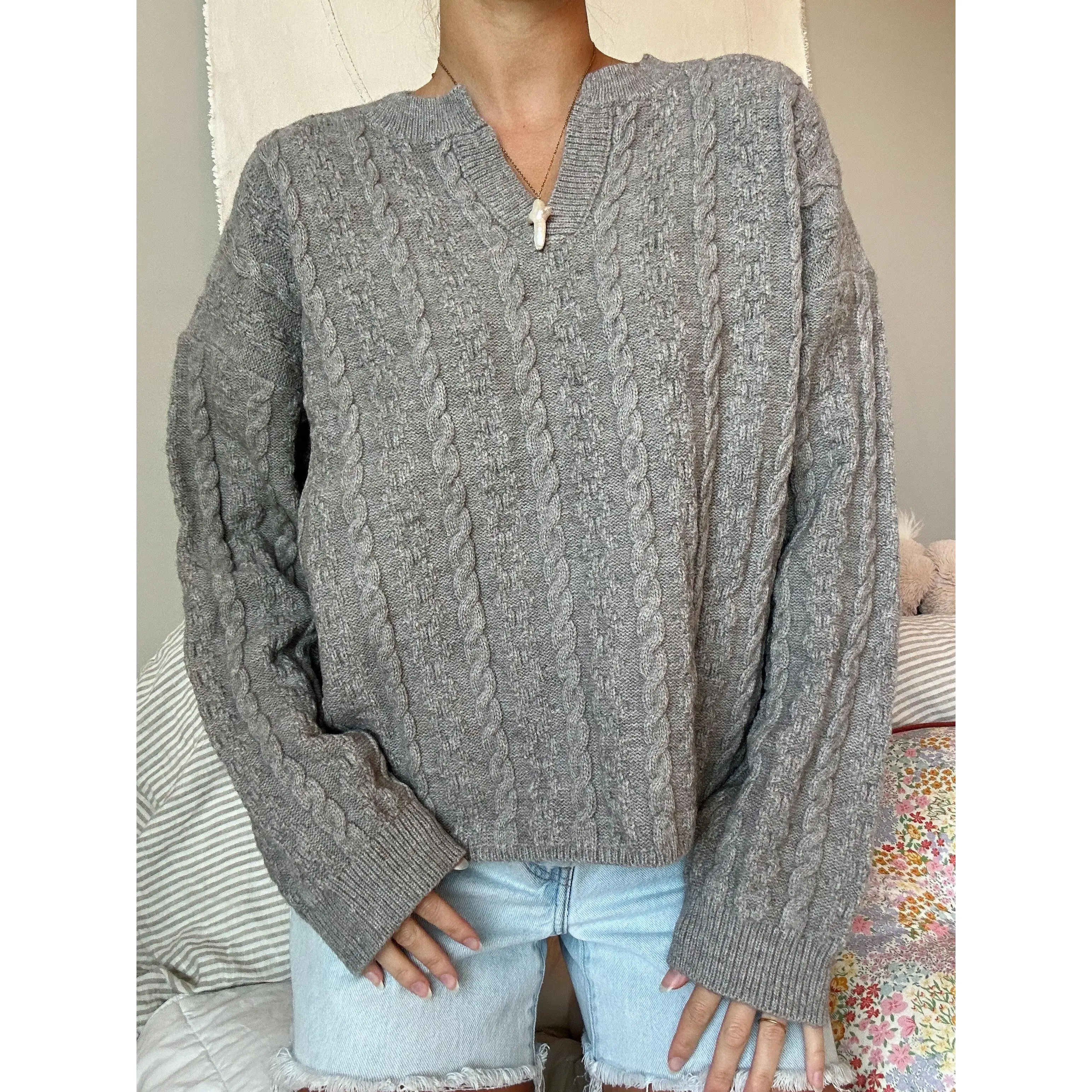 GREY CABLE KNIT SWEATER